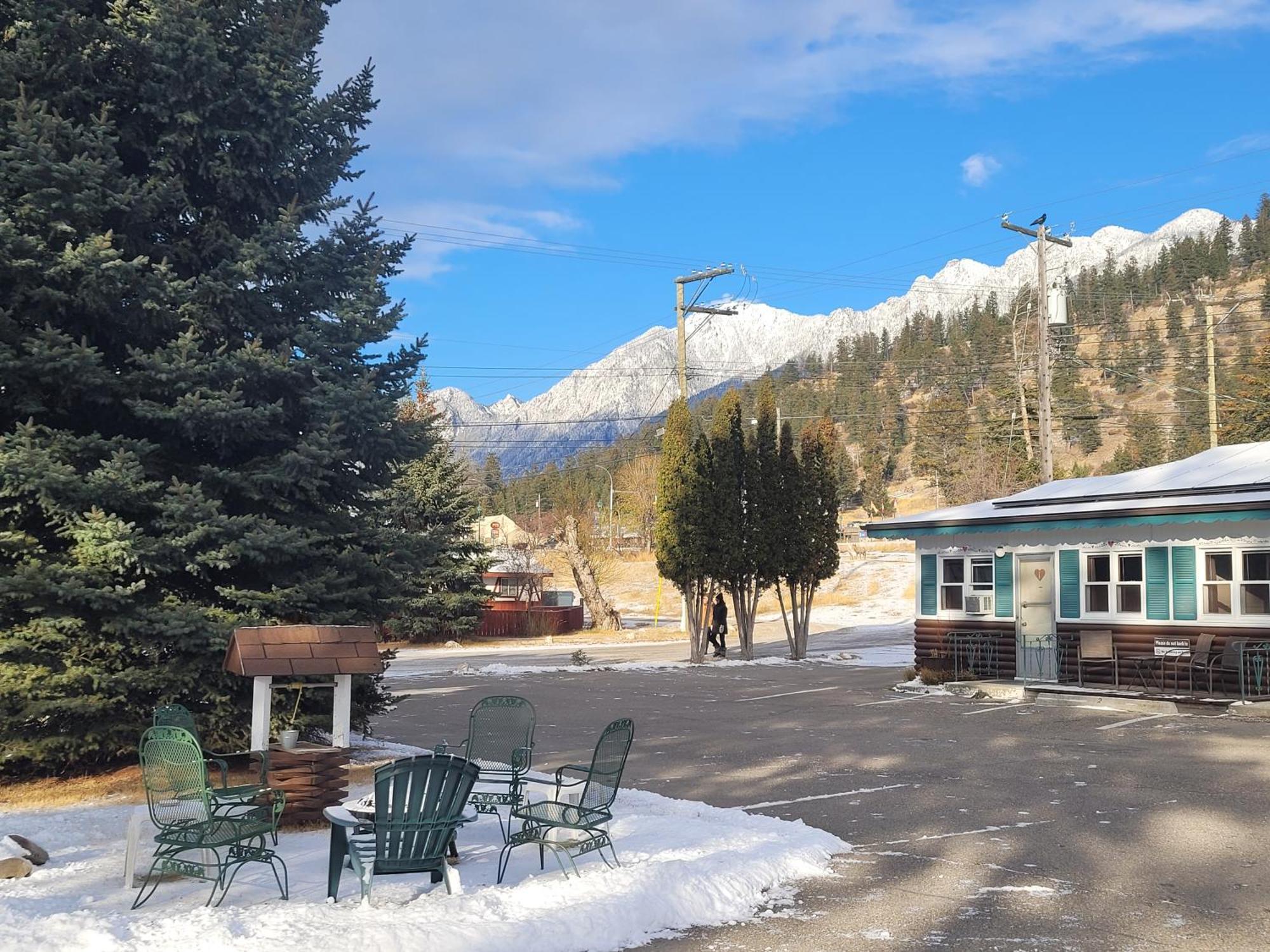 Lido Motel Radium Hot Springs Exterior photo